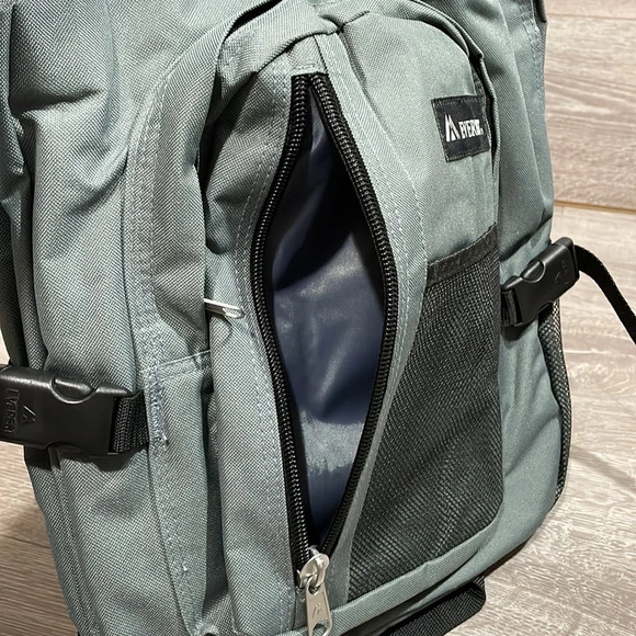 NWT Everest Gray Backpack with Black Details - Picture 8 of 11